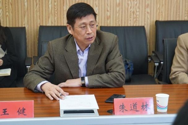 中企华房地产评估公司与中国农大土地学院签署校企合作框架协议——共促房地产土地评估产学研融合发展